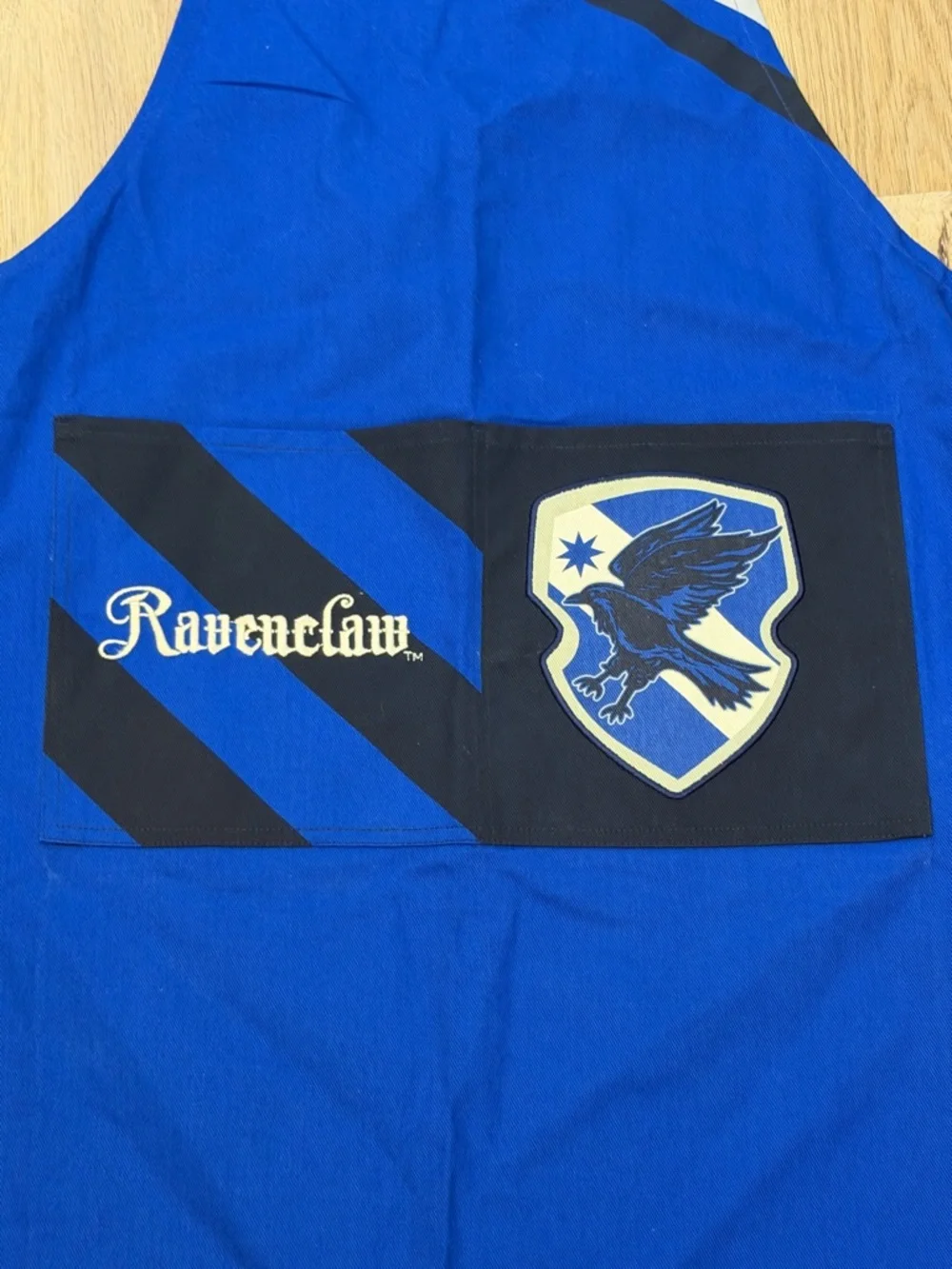 Harry Potter x William Sonoma Ravenclaw House Apron - Picture 2 of 5
